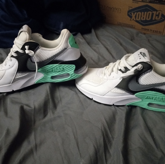 Nike Shoes - Women's Nike Air Max Excee Sneakers in White/Black/Mint Size 7.5